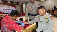 Batalyon C Pelopor Satbrimob Polda Sulsel Bersama Tni Dan Polres Bone Sukseskan Donor Darah Di Hotel Novena