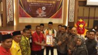 Paslon Sipakariomi Resmi Mendaftar Di Kpu Bone, Mantan Bupati Andi Fahsar Serukan Jaga Martabat Daerah