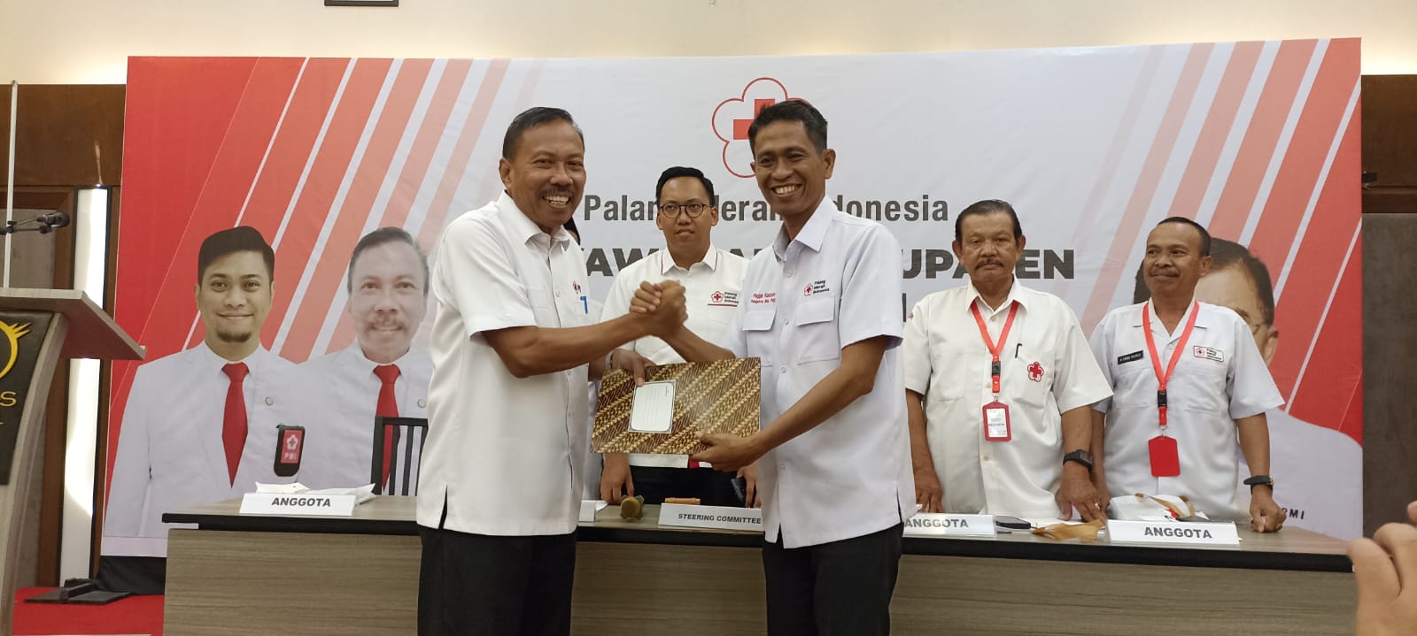 Komitmen Kemanusiaan Terus Berlanjut, Ambo Dalle Kembali Pimpin PMI Bone