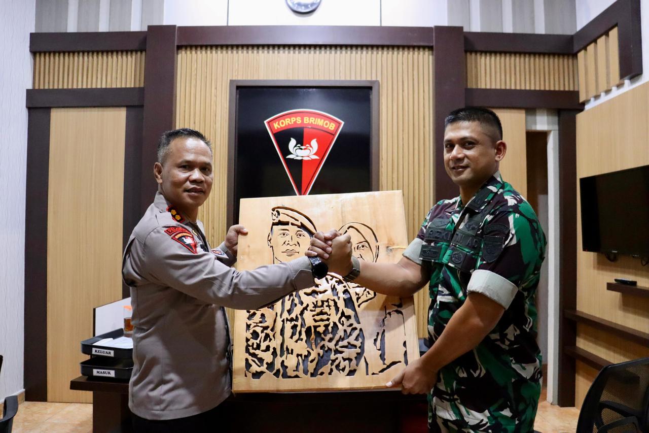 Bukti Kedekatan Tni-Polri Di Bumi Arung Palakka, Dandim Bone Kunjungi Sahabat Lama Akbp Nur Ichsan