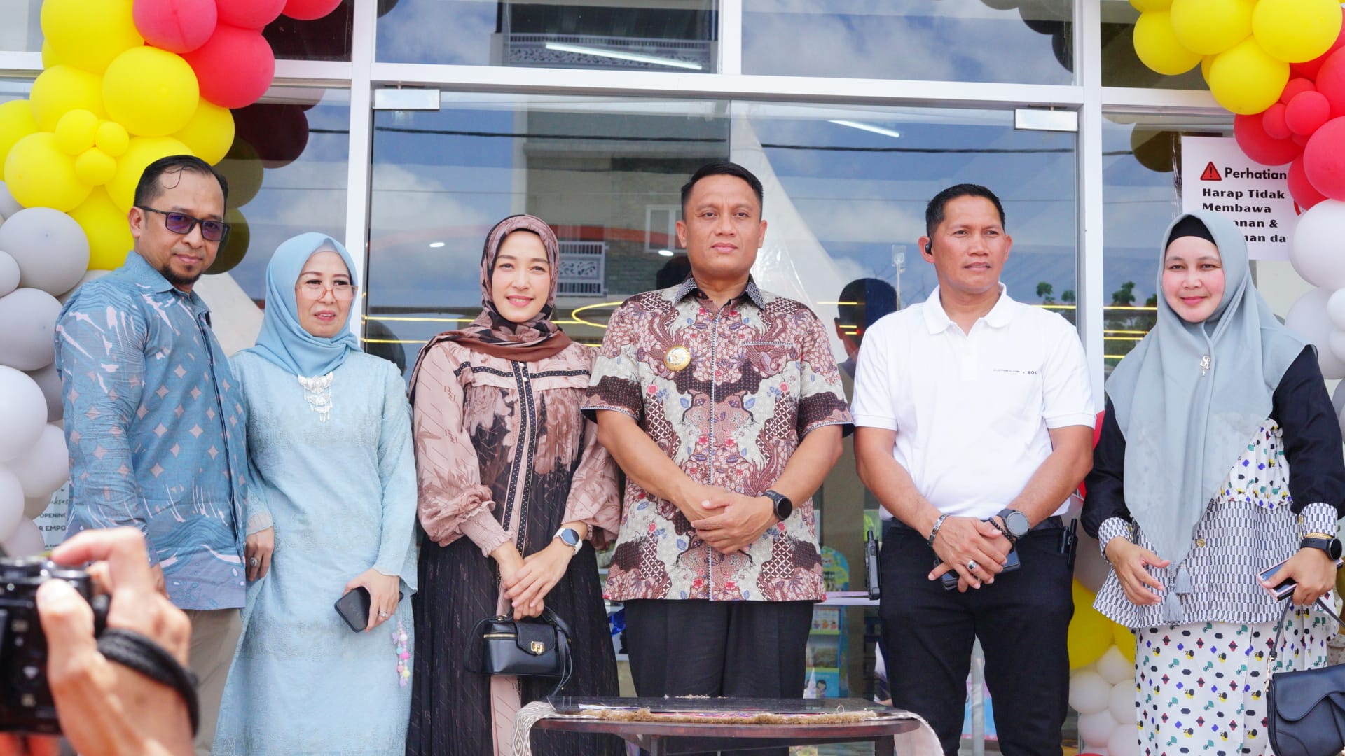 Tim Junior Emporium Resmi Dibuka, Hadirkan Solusi Belanja Komplit Untuk Keluarga Di Bone