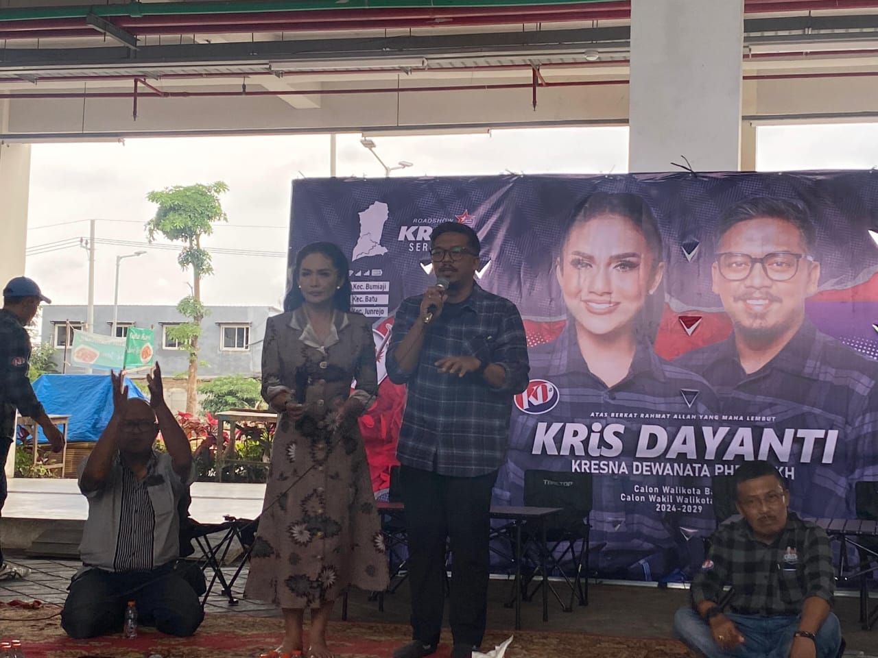 Paslon Nomor Urut 3  Blusukan Di Pasar Among Tani