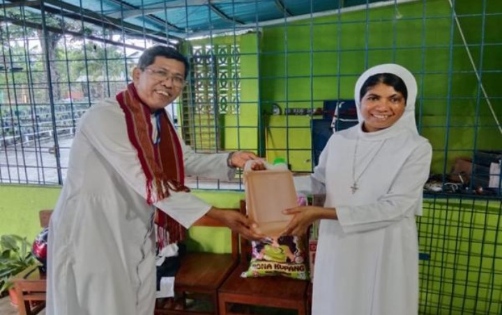 Sekami St. Antonius Padua Sasi Berbagi Kasih Wujud Empati Dan Kasih Sayang