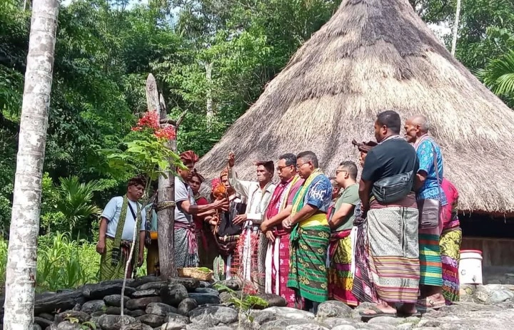 Bupati Dan Wakil Bupati Ttu Terpilih Sambangi Rumah Adat, Gaungkan Budaya