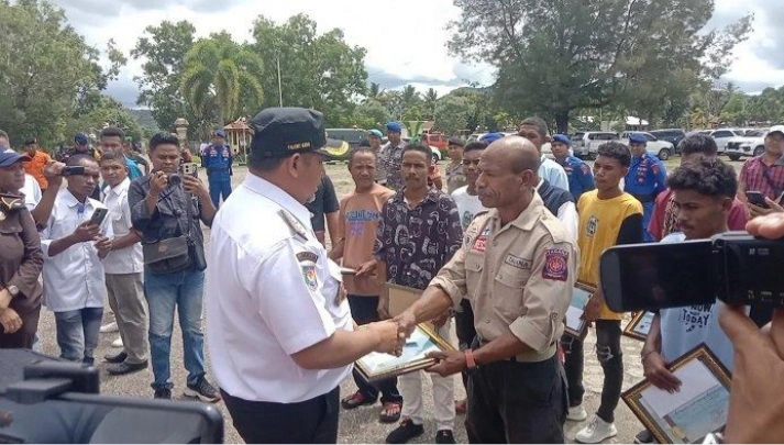 Nelayan Ttu Jadi Teladan Kemanusiaan Ketika Rasa Peduli Mengalahkan Segala Keterbatasan