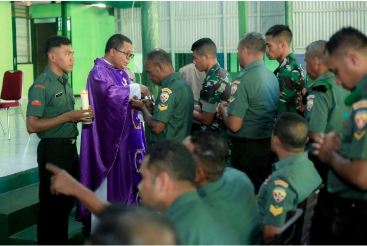 Rohani Satukan Tni-Polri Saat Seragam Berbeda Menyatu Dalam Doa