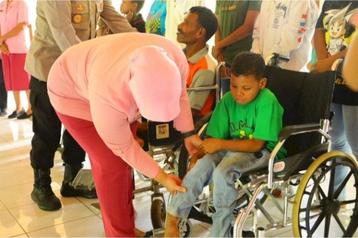 Sentuhan Kasih Bhayangkari Sikka  Menyemai Harapan Anak Panti Lewat Aksi Nyata