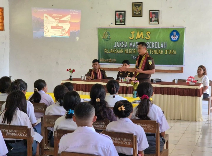 Membangun Generasi Sadar Hukum Penyuluhan &Quot;Jaksa Masuk Sekolah&Quot; Di Sman Bikomi Nilulat