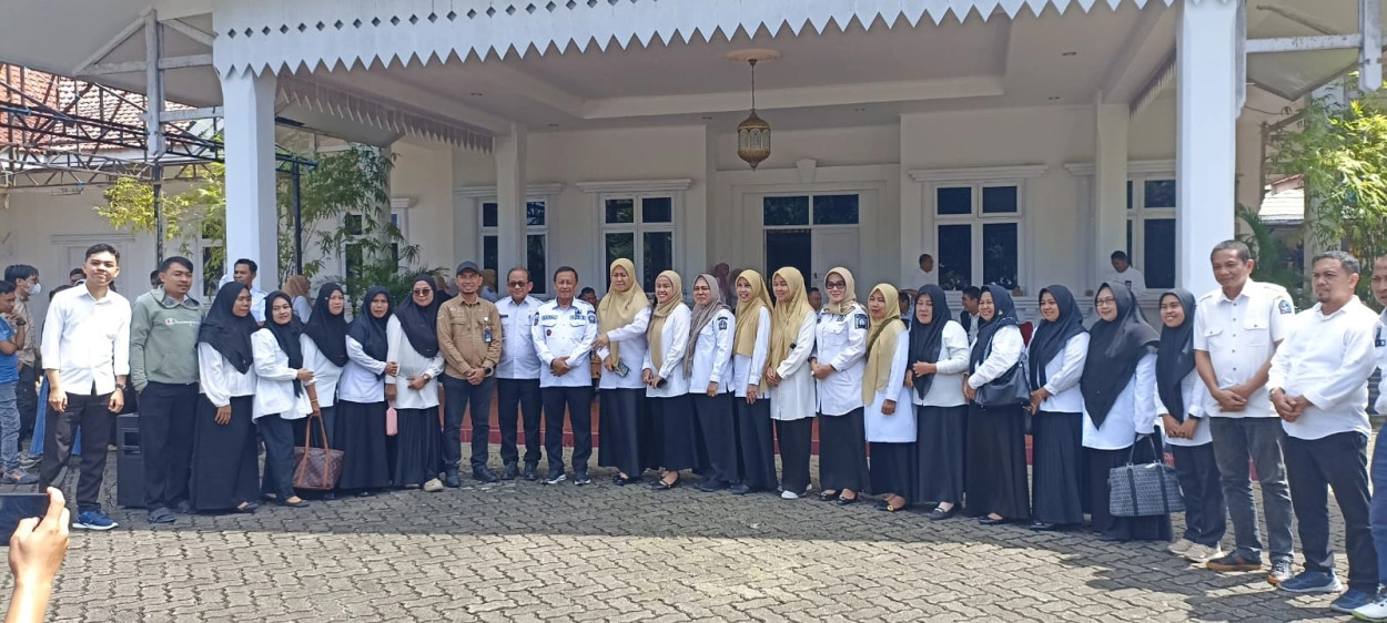Bupati Bone Lepas Distribusi 1.000 Ton Cadangan Beras Pemerintah, Demi Ketahanan Pangan Bone, Ir. Muh. Risal Pastikan Bantuan Tersalurkan Tuntas
