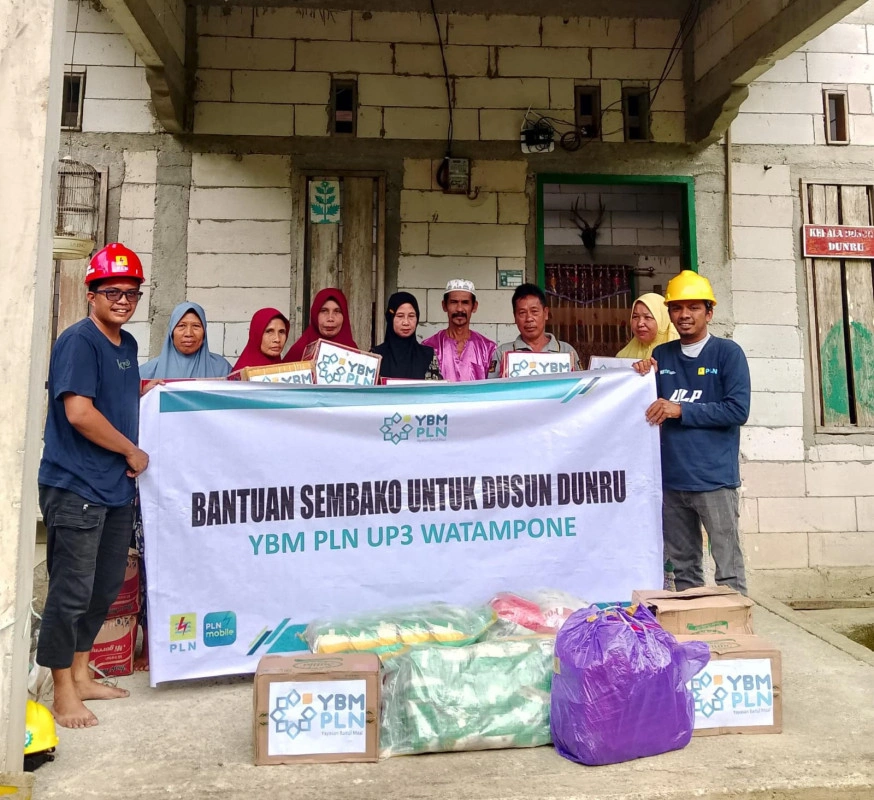 Berbagi Sembako, Ybm Pln Up3 Watampone Ringankan Beban Warga Dusun Dunru