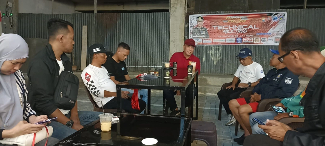 Sensasi Drag Race Malam Hari Di Bone: Hadiah Rp 235 Juta Dan Adrenalin Hingga Jayapura