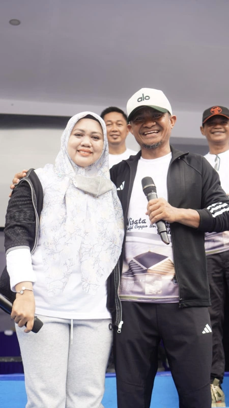 Guru Smkn 1 Bone Raih Hadiah Umrah Dari Bupati Bone Di Ajang Gs-Pro