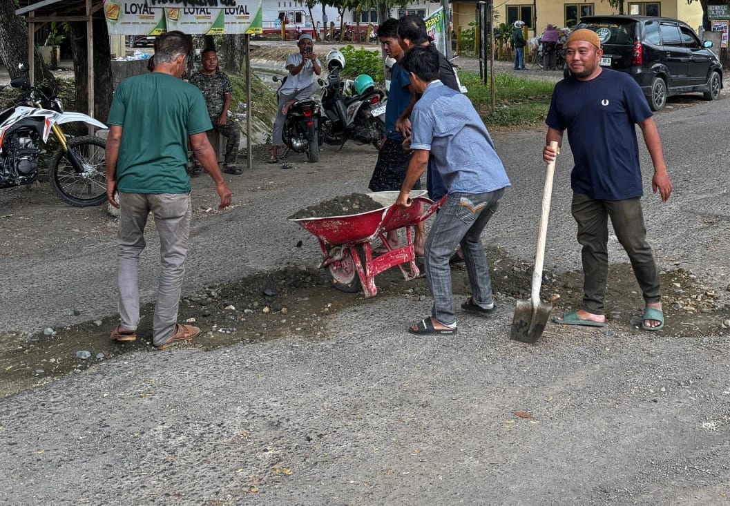 H. Entonk: Pengusaha Muda Sukses Meniti Karier Dari Bawah