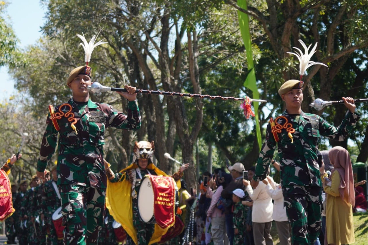 Kolaborasi Dinas Pariwisata Kota Batu Dan Pusdik Arhanud Dalam Festival Tabebuya 2025