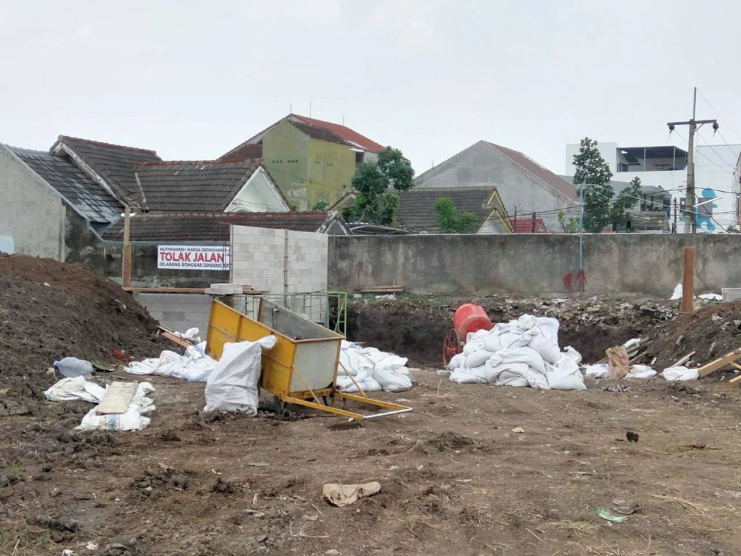 Jalan Tembus Terhalang Tembok, Satpol Pp Kota Malang Tempuh Upaya Persuasif