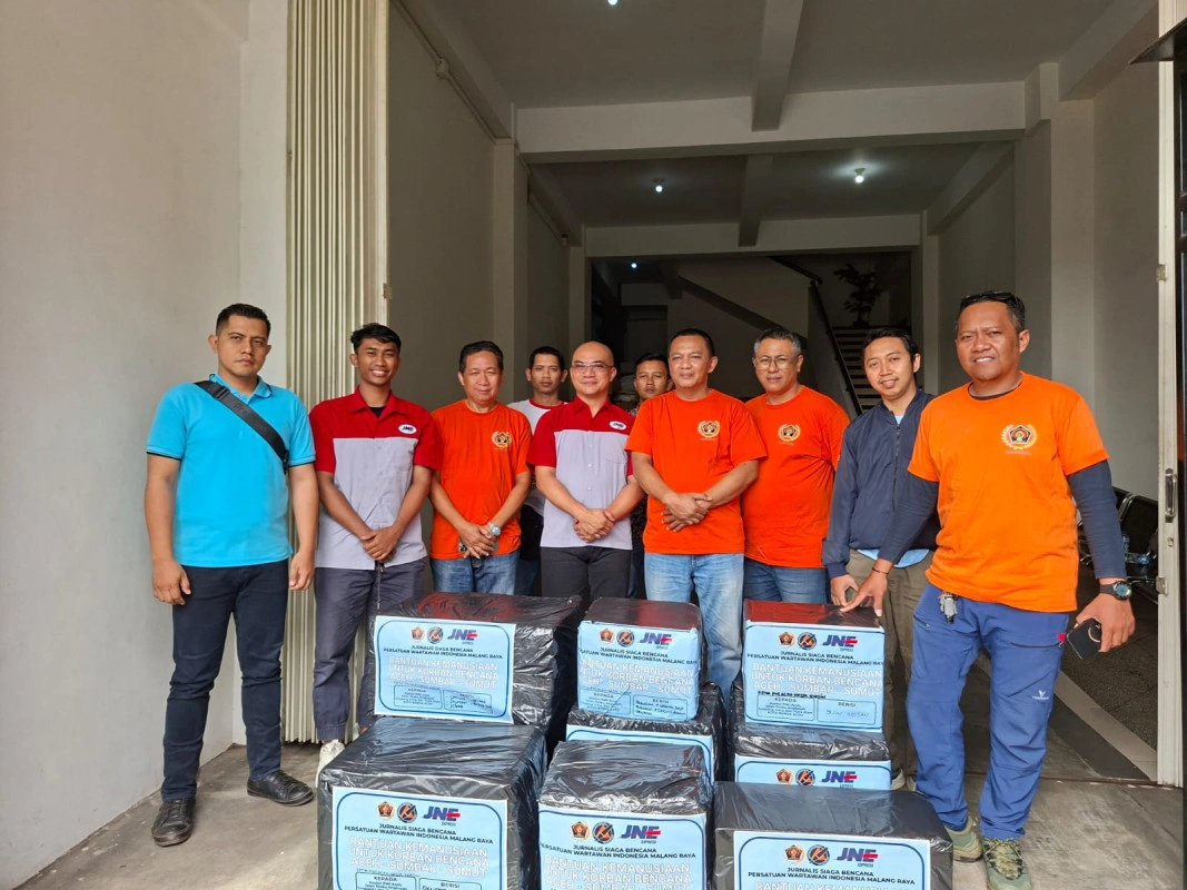 Gandeng Jne, Jsb Pwi Malang Raya Salurkan Bantuan Korban Banjir Sumatera