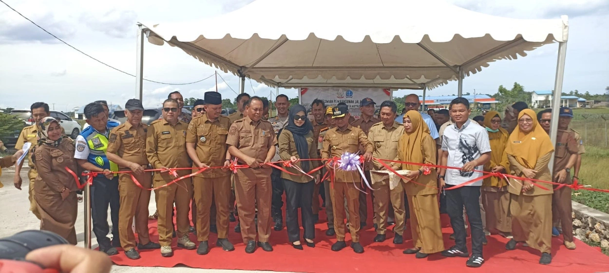 Menuju Bone Lebih Terhubung, Akses Bandara Arung Palakka Kian Terbuka, Bupati Bone Resmikan Jalan Beton 1,5 Km Menuju Bandara