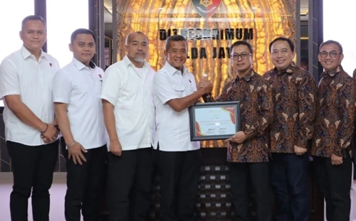 Berantas Vandalisme Jaringan, Satreskrim Polres Batu Raih Penghargaan Dari Telkomsel