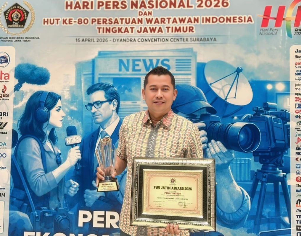 Dirut Perumda Air Minum Tugu Tirta Raih 'Pwi Jatim Award 2026