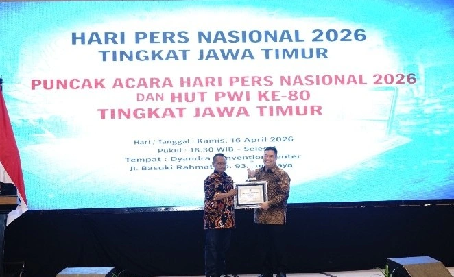 Sekda Kab. Malang Terima Pwi Jatim Award 2026 Kategori Tokoh Penggerak Good Governance Daerah