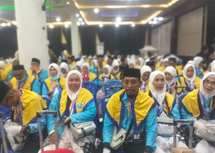Bupati Bone Lepas 2.023 Calon Jemaah Haji Kloter Pertama