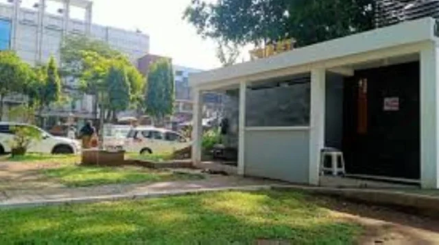 Dlh Kota Malang Segel Toko Di Toilet Alun-Alun Merdeka