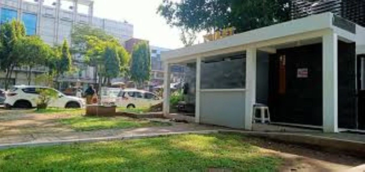 Dlh Kota Malang Segel Toko Di Toilet Alun-Alun Merdeka