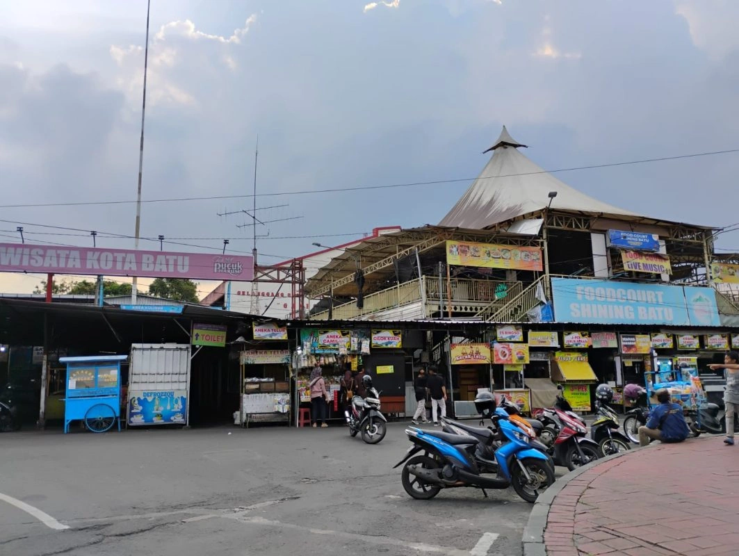 Alun-Alun Kota Wisata Batu Jadi Sorotan, Konsep Pasar Dan Ruang Terbuka Dipertanyakan