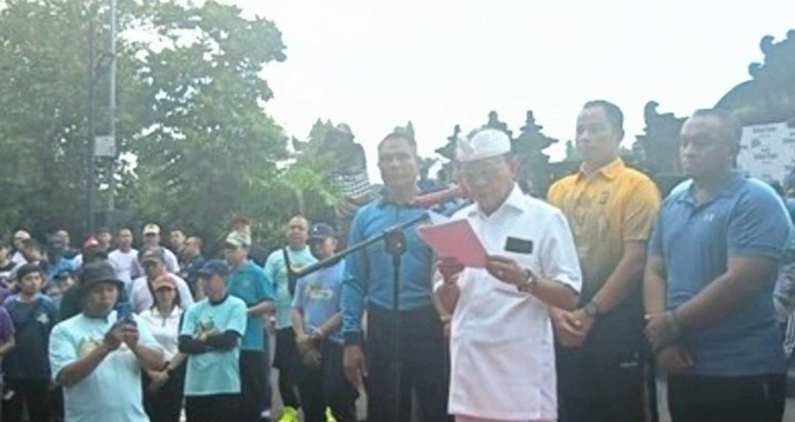 Gubernur Bali Wayan Koster Apresiasi Para Pekerja Bali