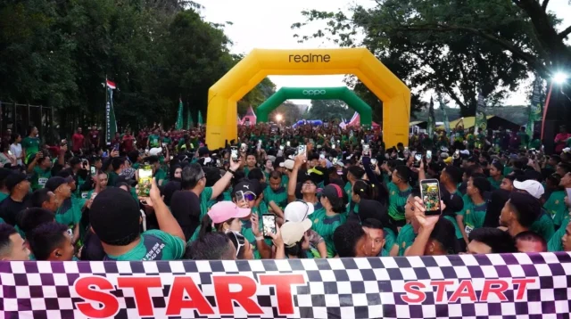 Pererat Kemanunggalan, Ribuan Peserta Semarakkan Cakra Fun Run Hut Ke-65 Kostrad Di Malang
