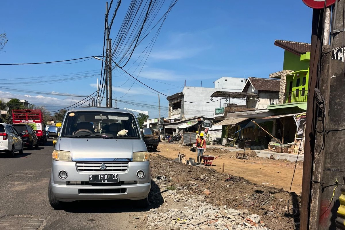 Proyek Rekonstruksi Jalan Gadang–Bumiayu Diduga Melanggar Aturan Keselamatan Dan Lamban