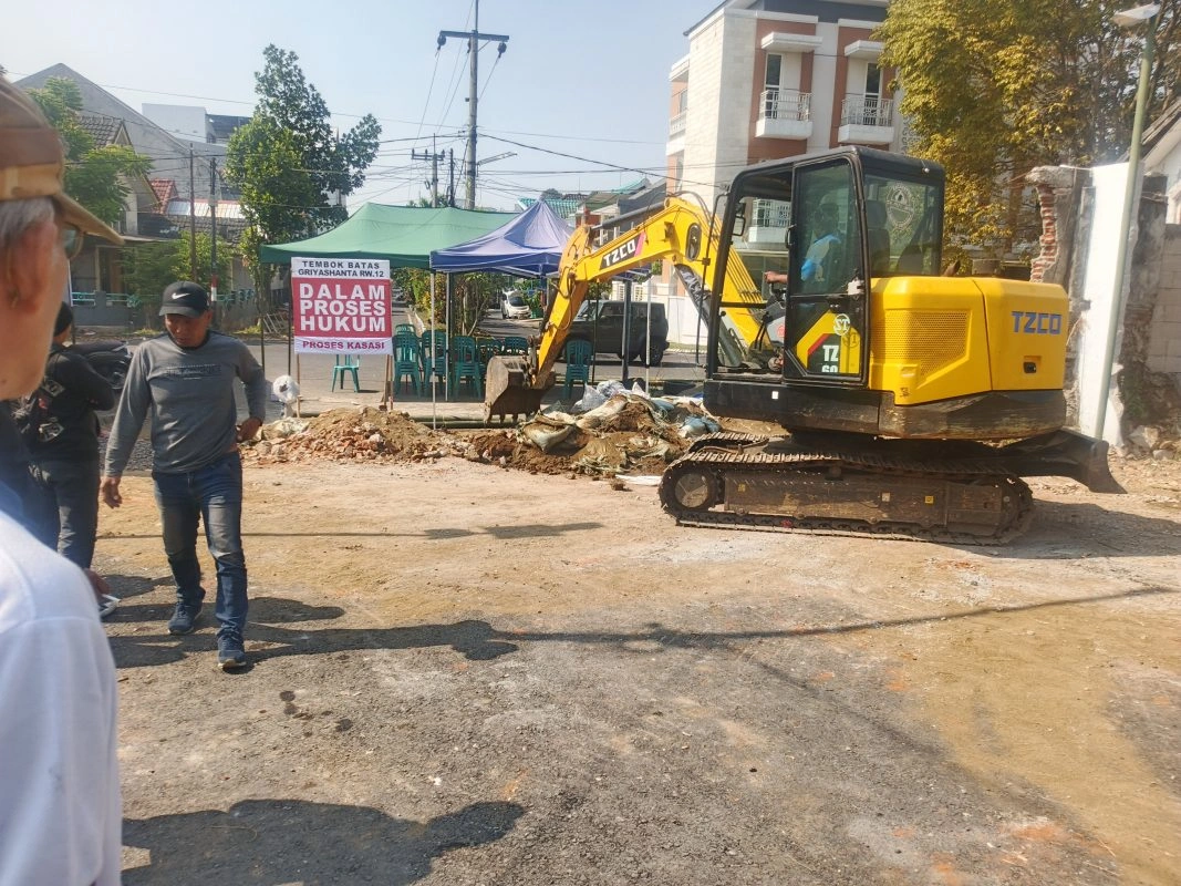 Tembok Pembatas Griyashanta Dibongkar, Akses Jalan Tembus Candi Panggung Resmi Terbuka