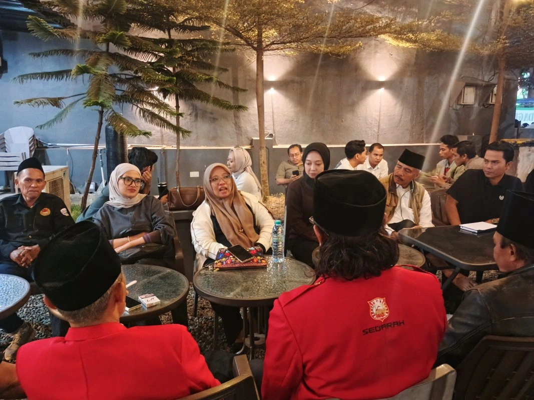 Pererat Silaturahmi, Dpc Pkb Kota Malang Gelar Nobar Film &Quot;Foufo&Quot; Bersama Tokoh Masyarakat Madura