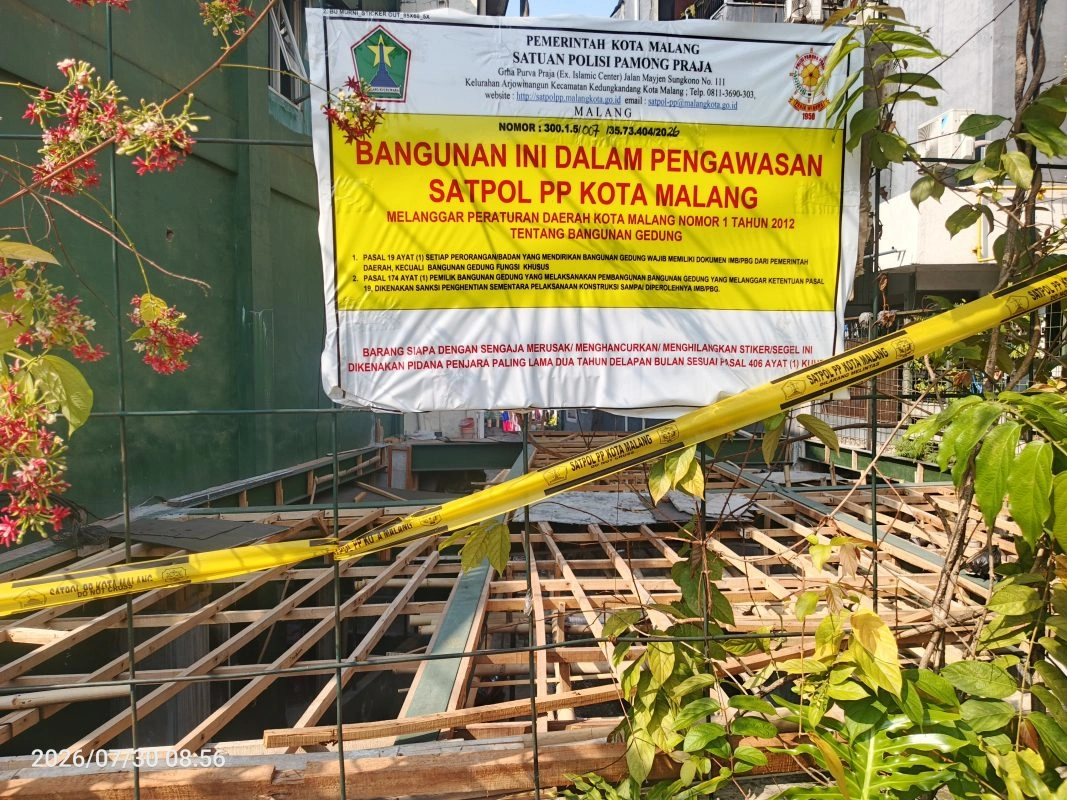 Janji Tinggal Janji: Bangunan Liar Pia Cap Mangkok Masih Berdiri Kokoh Di Atas Saluran Irigasi 