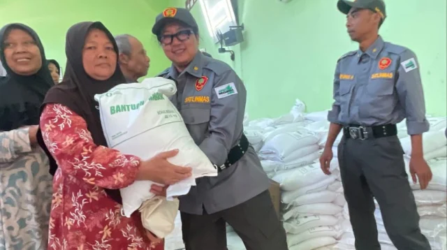 Pemkot Dan Perum Bulog Salurkan Bantuan Beras 18 Ton Di Kota Malang