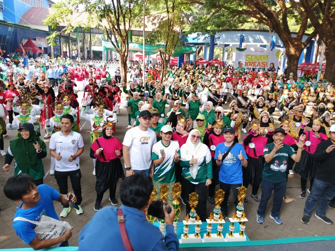 Ribuan Warga Malang Raya Meriahkan Lomba Senam Kreasi &Quot;Ha Ha-Hi Hi&Quot; Gagasasan Cak Udin Dan Hikmah Bafaqih