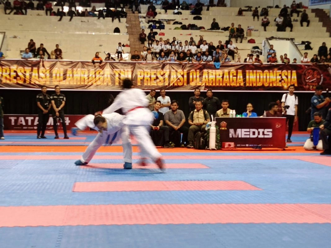 Sukses Cetak Atlet Berprestasi, Pangdivif 2 Kostrad Tutup Resmi Open Turnamen Karate Piala Panglima Tni 2026