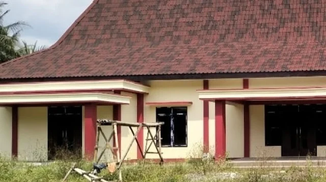 Telan Dana Miliaran Rupiah, Gedung Baru Kecamatan Ngajum Rusak Sebelum Ditempati