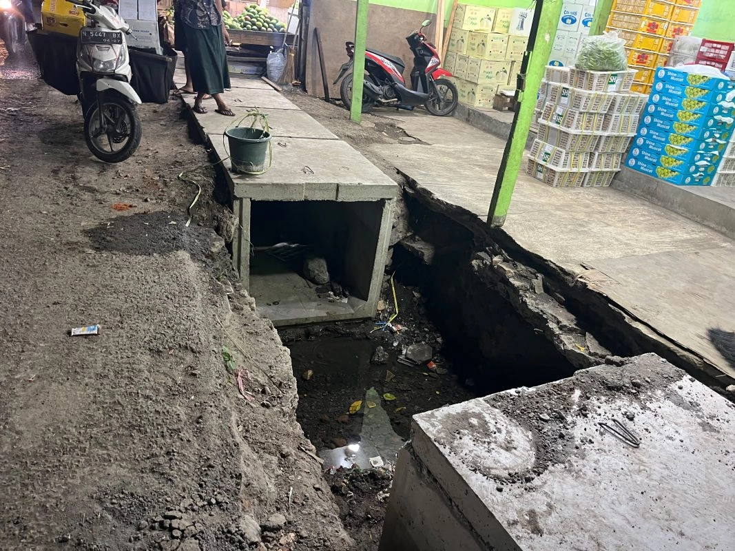 Proyek Drainase Pasar Gadang Diduga Melanggar Spesifikasi Teknis Dan Ancam Keselamatan Publik