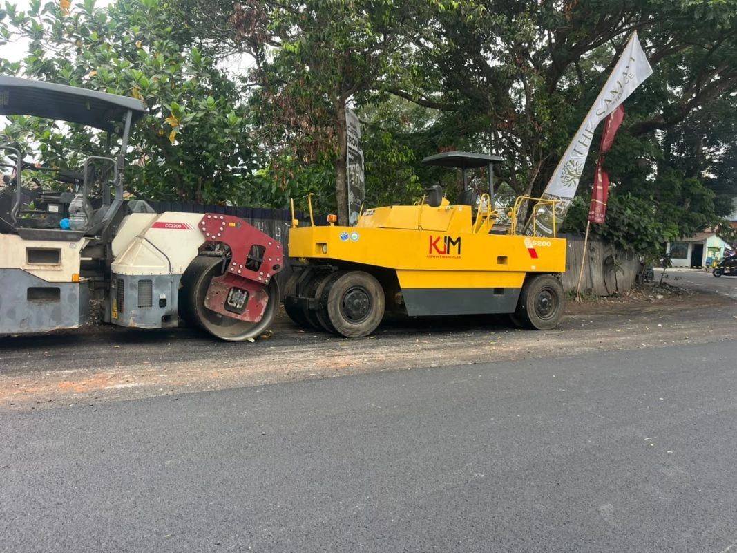 Aspal Jalan Pasar Gadang Dikeluhkan Warga, Hasil Pengerjaan Dinilai Asal Jadi